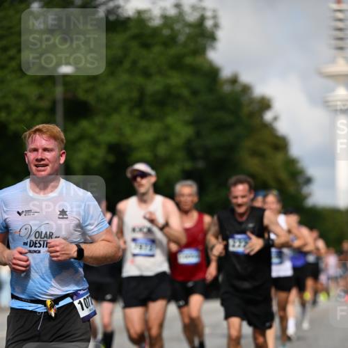 29.06.2025 - hella hamburg halbmarathon Dr. Thomas Lammeyer http://msf.ph/oto/8237386 29.06.2025 09:50:43 Kennedybrücke 1002, 1217, 1407, 1910, 1959, 2121, 2228, 2563, 2774, 2836, 2851, 3790, 3935, 4246, 4740, 5961, 6032, 6305, 6473, 6915, 7080, 7831, 7867, 7972, 8366, 8395, 9171, 9376, 9508, 10771, 11055 meine-sportfotos.de