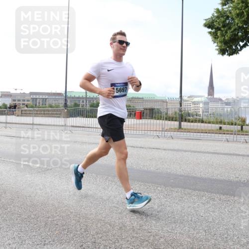 29.06.2025 - hella hamburg halbmarathon Lena Gebhardt http://msf.ph/oto/8237456 29.06.2025 10:09:34 Lombardsbrücke 1052, 1147, 1188, 1456, 1483, 1513, 1823, 1838, 2978, 4859, 5806, 5885, 6674, 7058, 7187, 8090, 8685, 9150, 9297, 9306, 9718, 9988, 10194, 10819, 11067, 11496, 12156, 12255, 12509, 12862, 13210, 13660, 13739, 14736, 15697, 16191, 16455, 16688, 16918, 17347, 17630, 17899, 18076, 18440, 18726, 18727, 19166, 19242 meine-sportfotos.de