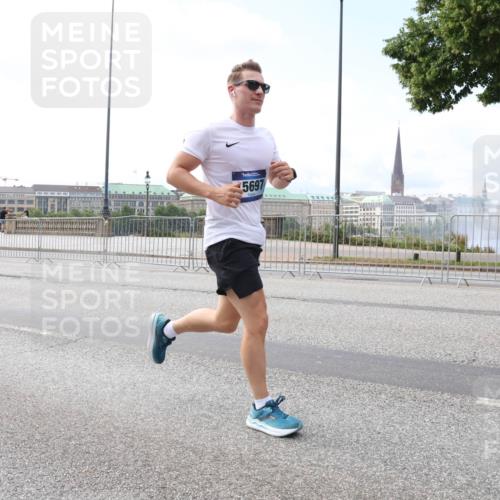 29.06.2025 - hella hamburg halbmarathon Lena Gebhardt http://msf.ph/oto/8237544 29.06.2025 10:09:34 Lombardsbrücke 1052, 1147, 1188, 1456, 1483, 1513, 1823, 1838, 2978, 4859, 5806, 5885, 6674, 7058, 7187, 8090, 8685, 9150, 9297, 9306, 9718, 9988, 10194, 10819, 11067, 11496, 12156, 12255, 12509, 12862, 13210, 13660, 13739, 14736, 15697, 16191, 16455, 16688, 16918, 17347, 17630, 17899, 18076, 18440, 18726, 18727, 19166, 19242 meine-sportfotos.de