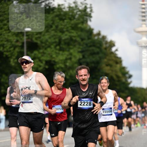 29.06.2025 - hella hamburg halbmarathon Dr. Thomas Lammeyer http://msf.ph/oto/8237595 29.06.2025 09:50:44 Kennedybrücke 1002, 1217, 1407, 1910, 2121, 2228, 2404, 2563, 2774, 2851, 3790, 3935, 4246, 4740, 5961, 6032, 6305, 6473, 6915, 7831, 7972, 8366, 8395, 9171, 9376, 9508, 10771, 11055 meine-sportfotos.de