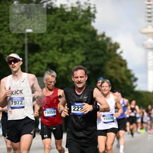 29.06.2025 - hella hamburg halbmarathon Dr. Thomas Lammeyer http://msf.ph/oto/8237621 29.06.2025 09:50:44 Kennedybrücke 1002, 1217, 1407, 1910, 2121, 2228, 2404, 2563, 2774, 2851, 3790, 3935, 4246, 4740, 5961, 6032, 6305, 6473, 6915, 7831, 7972, 8366, 8395, 9171, 9376, 9508, 10771, 11055 meine-sportfotos.de