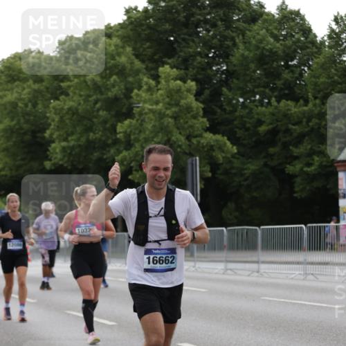 29.06.2025 - hella hamburg halbmarathon Jannik Wohlers http://msf.ph/oto/8237633 29.06.2025 10:29:07 Lombardsbrücke 1063, 1230, 1661, 3179, 3311, 3524, 4349, 4395, 6285, 6725, 7517, 7832, 8812, 9714, 10322, 10641, 10996, 11249, 11269, 11634, 11792, 11803, 12086, 12216, 13382, 14644, 16306, 16659, 16662, 16676, 17496, 17945, 18298, 18299 meine-sportfotos.de