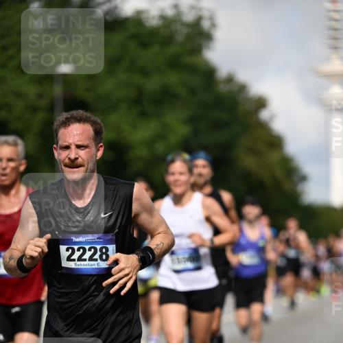 29.06.2025 - hella hamburg halbmarathon Dr. Thomas Lammeyer http://msf.ph/oto/8237668 29.06.2025 09:50:45 Kennedybrücke 1002, 1217, 1407, 1910, 2121, 2228, 2404, 2563, 2774, 2851, 3790, 3935, 4246, 4740, 5961, 6032, 6305, 6473, 6915, 7831, 7972, 8366, 8395, 9171, 9376, 9508, 10771, 11055 meine-sportfotos.de