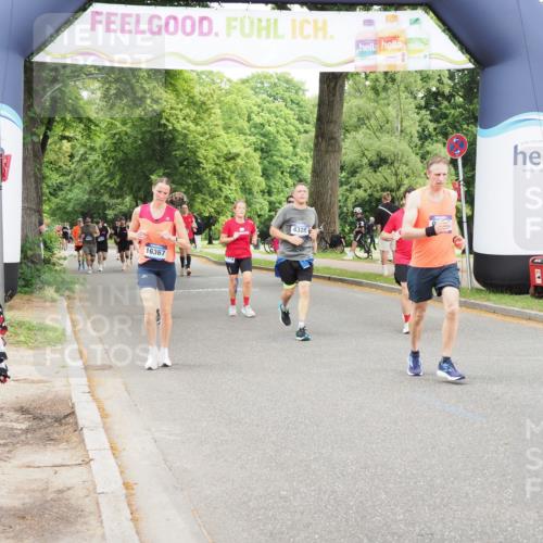 29.06.2025 - hella hamburg halbmarathon MichiJ http://msf.ph/oto/8237678 29.06.2025 10:50:09 Zwischen KM18-KM19 4328, 7243, 9306, 11180, 11527, 11960, 12316, 12479, 13958, 14917, 15908, 16367, 17532 meine-sportfotos.de