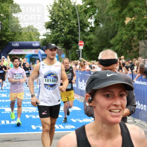 29.06.2025 - hella hamburg halbmarathon Zöllner http://msf.ph/oto/8237717 29.06.2025 10:55:22 Ziel 4189, 5287, 5643, 6723, 6891, 8487, 8973, 10188, 10263, 11184, 12526, 13236, 13470, 16521, 16985, 18290, 18380, 18531 meine-sportfotos.de