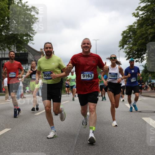 29.06.2025 - hella hamburg halbmarathon Yannick Fuchs http://msf.ph/oto/8237727 29.06.2025 10:47:11 20KM 1061, 1258, 1499, 1683, 1706, 1783, 2074, 2082, 2099, 2208, 2346, 2910, 3059, 3334, 3399, 3999, 4065, 4419, 4587, 4635, 5077, 5607, 5907, 6198, 6628, 7177, 7509, 7864, 8273, 8361, 8390, 8651, 9065, 9163, 9537, 10724, 10895, 11217, 11588, 11589, 11604, 11689, 11992, 12155, 12413, 12482, 12490, 12875, 12910, 14323, 15126, 15179, 15430, 15681, 15980, 16467, 16538, 16986, 18249, 18590, 18720, 18901, 19208, 19244 meine-sportfotos.de