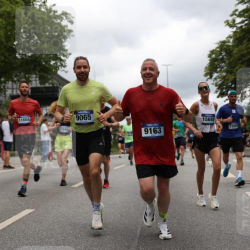 29.06.2025 - hella hamburg halbmarathon Yannick Fuchs http://msf.ph/oto/8237801 29.06.2025 10:47:11 20KM 1061, 1258, 1499, 1683, 1706, 1783, 2074, 2082, 2099, 2208, 2346, 2910, 3059, 3334, 3399, 3999, 4065, 4419, 4587, 4635, 5077, 5607, 5907, 6198, 6628, 7177, 7509, 7864, 8273, 8361, 8390, 8651, 9065, 9163, 9537, 10724, 10895, 11217, 11588, 11589, 11604, 11689, 11992, 12155, 12413, 12482, 12490, 12875, 12910, 14323, 15126, 15179, 15430, 15681, 15980, 16467, 16538, 16986, 18249, 18590, 18720, 18901, 19208, 19244 meine-sportfotos.de