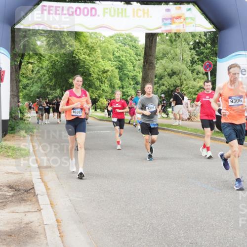 29.06.2025 - hella hamburg halbmarathon MichiJ http://msf.ph/oto/8237825 29.06.2025 10:50:09 Zwischen KM18-KM19 4328, 7243, 9306, 11180, 11527, 11960, 12316, 12479, 13958, 14917, 15908, 16367, 17532 meine-sportfotos.de