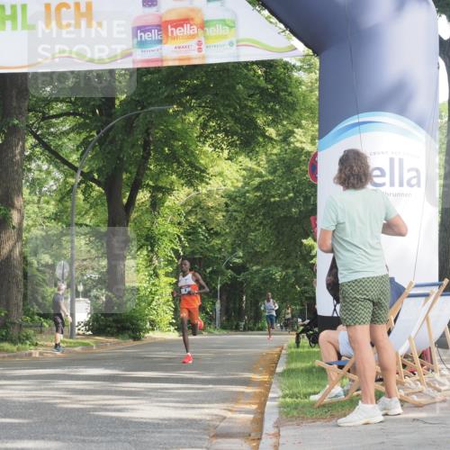 29.06.2025 - hella hamburg halbmarathon KatJ http://msf.ph/oto/8237878 29.06.2025 09:54:40 Zwischen KM18-KM19  meine-sportfotos.de