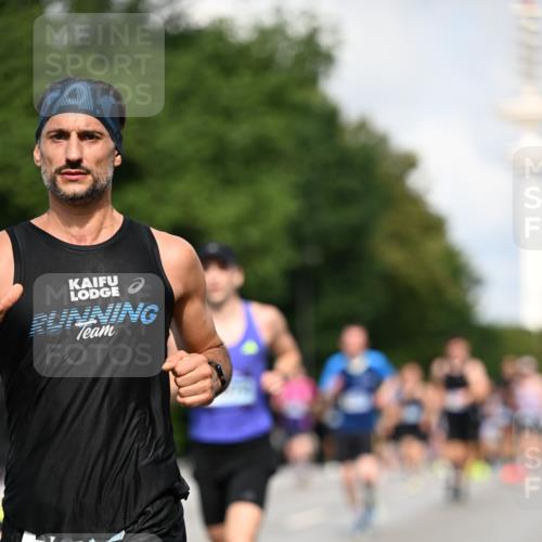 29.06.2025 - hella hamburg halbmarathon Dr. Thomas Lammeyer http://msf.ph/oto/8237884 29.06.2025 09:50:47 Kennedybrücke 1002, 1217, 1910, 2121, 2228, 2404, 2563, 2774, 2851, 3790, 4246, 4740, 5961, 6032, 6305, 6473, 6915, 7831, 7972, 8366, 8395, 9171, 9376, 9508, 10771, 11055 meine-sportfotos.de