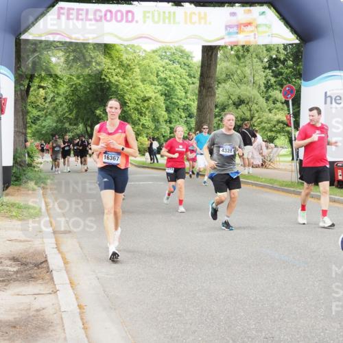 29.06.2025 - hella hamburg halbmarathon MichiJ http://msf.ph/oto/8237938 29.06.2025 10:50:10 Zwischen KM18-KM19 4328, 7243, 9306, 11180, 11527, 11960, 12316, 13958, 14917, 15908, 16367, 17071, 17532 meine-sportfotos.de