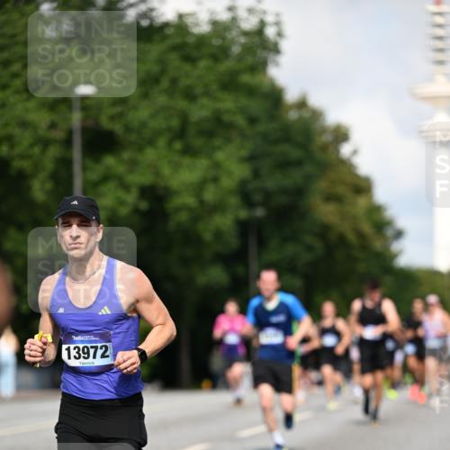 29.06.2025 - hella hamburg halbmarathon Dr. Thomas Lammeyer http://msf.ph/oto/8237968 29.06.2025 09:50:48 Kennedybrücke 1002, 1217, 1910, 2121, 2228, 2404, 2563, 2774, 2851, 3790, 4246, 4740, 5961, 6032, 6473, 6915, 7831, 7972, 8366, 8395, 9171, 9376, 10771, 11055 meine-sportfotos.de