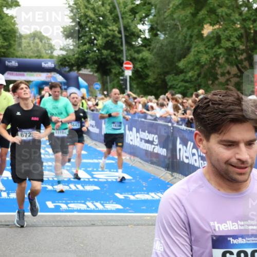 29.06.2025 - hella hamburg halbmarathon Zöllner http://msf.ph/oto/8237975 29.06.2025 10:55:26 Ziel 1130, 2252, 2771, 4189, 4951, 5287, 5643, 6723, 6938, 8487, 11184, 12526, 13234, 13236, 13470, 16213, 16985, 17603, 17940, 18290, 18380, 18531 meine-sportfotos.de