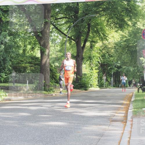 29.06.2025 - hella hamburg halbmarathon KatJ http://msf.ph/oto/8237976 29.06.2025 09:54:42 Zwischen KM18-KM19 4 meine-sportfotos.de