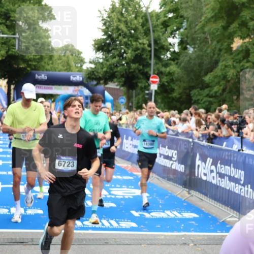 29.06.2025 - hella hamburg halbmarathon Zöllner http://msf.ph/oto/8237994 29.06.2025 10:55:26 Ziel 1130, 2252, 2771, 4189, 4951, 5287, 5643, 6723, 6938, 8487, 11184, 12526, 13234, 13236, 13470, 16213, 16985, 17603, 17940, 18290, 18380, 18531 meine-sportfotos.de