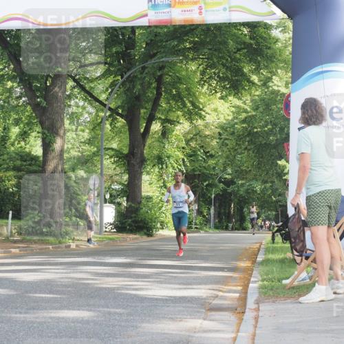 29.06.2025 - hella hamburg halbmarathon KatJ http://msf.ph/oto/8237999 29.06.2025 09:54:45 Zwischen KM18-KM19 4 meine-sportfotos.de