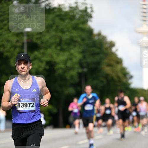 29.06.2025 - hella hamburg halbmarathon Dr. Thomas Lammeyer http://msf.ph/oto/8238002 29.06.2025 09:50:48 Kennedybrücke 1002, 1217, 1910, 2121, 2228, 2404, 2563, 2774, 2851, 3790, 4246, 4740, 5961, 6032, 6473, 6915, 7831, 7972, 8366, 8395, 9171, 9376, 10771, 11055 meine-sportfotos.de