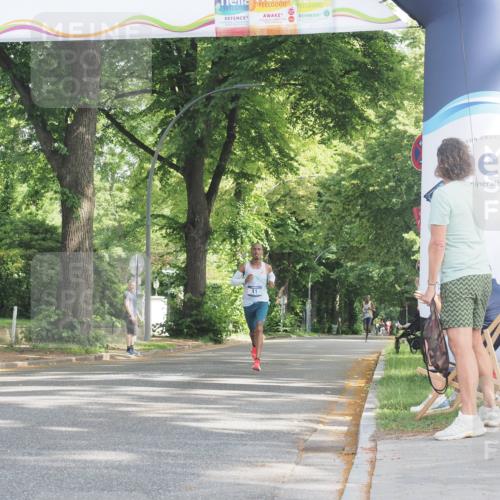 29.06.2025 - hella hamburg halbmarathon KatJ http://msf.ph/oto/8238019 29.06.2025 09:54:46 Zwischen KM18-KM19 4 meine-sportfotos.de