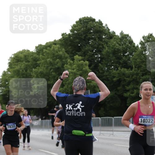 29.06.2025 - hella hamburg halbmarathon Jannik Wohlers http://msf.ph/oto/8238049 29.06.2025 10:29:10 Lombardsbrücke 1063, 1661, 3311, 3524, 4349, 4395, 5350, 6285, 6725, 7517, 7832, 9714, 9937, 10322, 10996, 11249, 11269, 11444, 11634, 12086, 12216, 12227, 13382, 14644, 16306, 16659, 16662, 17496, 17945, 18298, 18299 meine-sportfotos.de