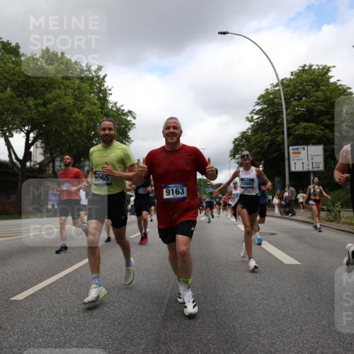 29.06.2025 - hella hamburg halbmarathon Yannick Fuchs http://msf.ph/oto/8238051 29.06.2025 10:47:12 20KM 1061, 1258, 1499, 1683, 1706, 1783, 2074, 2082, 2099, 2208, 2346, 2910, 3059, 3334, 3999, 4065, 4419, 4587, 4635, 4770, 5077, 5607, 5907, 6198, 6628, 7177, 7509, 7864, 8273, 8361, 8390, 8651, 9065, 9163, 9537, 10724, 10895, 11217, 11588, 11589, 11604, 11689, 11992, 12155, 12413, 12490, 12875, 12910, 13289, 14323, 15126, 15179, 15430, 15681, 15980, 16467, 16538, 16986, 18249, 18590, 18720, 18901, 19208, 19244 meine-sportfotos.de
