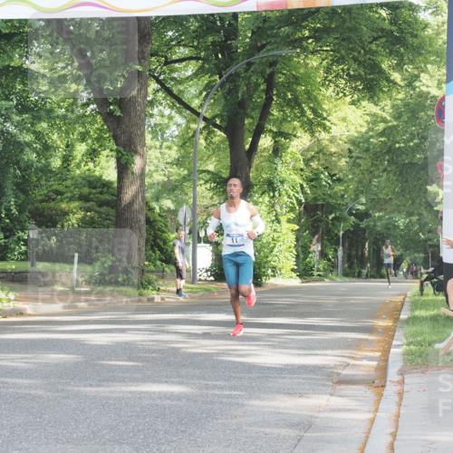 29.06.2025 - hella hamburg halbmarathon KatJ http://msf.ph/oto/8238100 29.06.2025 09:54:47 Zwischen KM18-KM19 4 meine-sportfotos.de