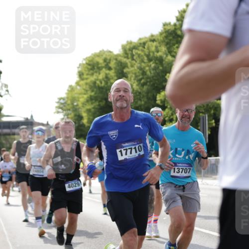29.06.2025 - hella hamburg halbmarathon Jannik Wohlers http://msf.ph/oto/8238149 29.06.2025 09:53:53 Lombardsbrücke 1119, 1171, 1342, 1399, 1413, 1424, 1476, 1892, 2020, 2098, 2188, 2842, 3477, 3785, 4029, 4183, 4185, 4237, 4270, 5020, 6630, 6831, 7297, 8576, 8698, 8743, 8928, 9463, 9815, 10529, 11773, 11848, 12159, 12203, 12549, 12679, 12706, 12724, 12747, 13123, 13297, 13348, 13707, 13746, 14541, 14804, 15001, 15333, 15365, 15422, 15573, 15825, 16314, 16316, 16627, 16893, 17229, 17332, 17451, 17710, 18380, 18499, 18509, 18815, 19137 meine-sportfotos.de