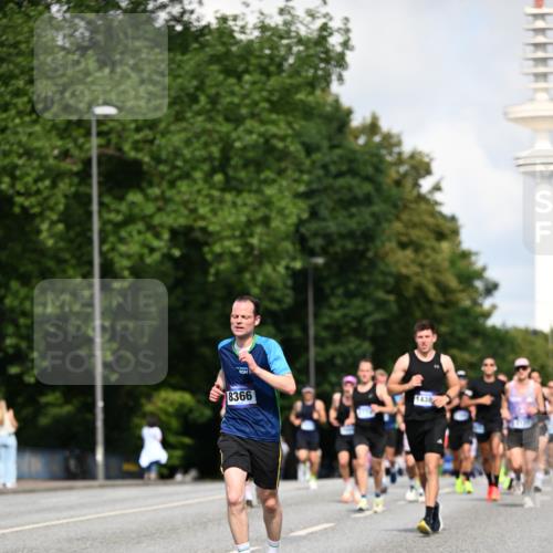 29.06.2025 - hella hamburg halbmarathon Dr. Thomas Lammeyer http://msf.ph/oto/8238153 29.06.2025 09:50:49 Kennedybrücke 1002, 1217, 1910, 2121, 2228, 2404, 2563, 2774, 2851, 3783, 3790, 4246, 4740, 5961, 6032, 6473, 6915, 7831, 7972, 8366, 8395, 9171, 10771, 11055 meine-sportfotos.de