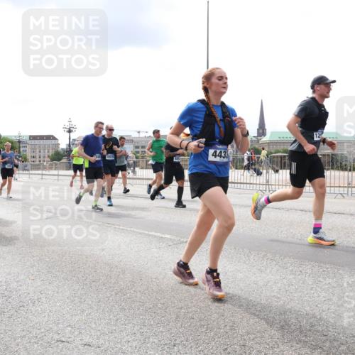 29.06.2025 - hella hamburg halbmarathon Lena Gebhardt http://msf.ph/oto/8238159 29.06.2025 10:33:45 Lombardsbrücke 1189, 1275, 1417, 1705, 1787, 1896, 1995, 2342, 2482, 2526, 2776, 2838, 3170, 3264, 3340, 3341, 3345, 3560, 3812, 4164, 4361, 4433, 4445, 4449, 4479, 4696, 4807, 4942, 5075, 5096, 5141, 5557, 5561, 5566, 5569, 5584, 5691, 5821, 5822, 5887, 6109, 6364, 6515, 6516, 6854, 6956, 6999, 7027, 7565, 7653, 7705, 8021, 8157, 8202, 8282, 8375, 8377, 8383, 8401, 8891, 9094, 9234, 9258, 9438, 9591, 9592, 9750, 9780, 9799, 9875, 9995, 10007, 10071, 10561, 11811 meine-sportfotos.de