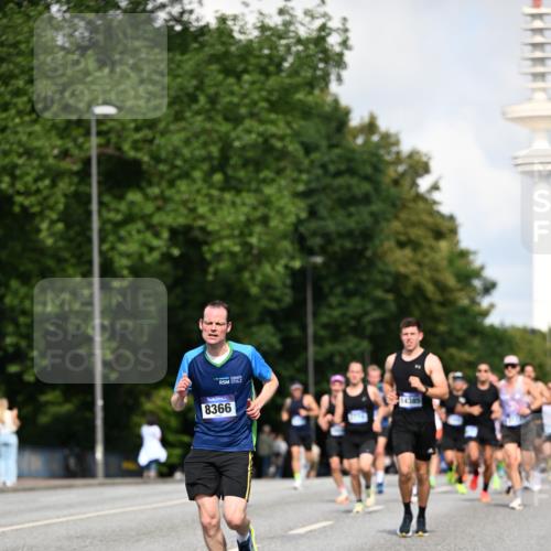 29.06.2025 - hella hamburg halbmarathon Dr. Thomas Lammeyer http://msf.ph/oto/8238211 29.06.2025 09:50:49 Kennedybrücke 1002, 1217, 1910, 2121, 2228, 2404, 2563, 2774, 2851, 3783, 3790, 4246, 4740, 5961, 6032, 6473, 6915, 7831, 7972, 8366, 8395, 9171, 10771, 11055 meine-sportfotos.de