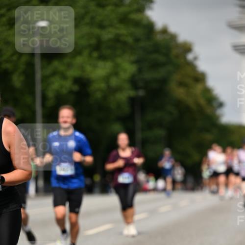 29.06.2025 - hella hamburg halbmarathon Dr. Thomas Lammeyer http://msf.ph/oto/8238229 29.06.2025 10:13:52 Kennedybrücke 1573, 1838, 3921, 5511, 7042, 7187, 7333, 7636, 8090, 8219, 8890, 9366, 9434, 9674, 9781, 9816, 10036, 10943, 11027, 11180 meine-sportfotos.de