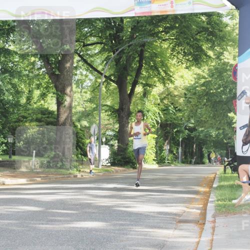 29.06.2025 - hella hamburg halbmarathon KatJ http://msf.ph/oto/8238232 29.06.2025 09:54:52 Zwischen KM18-KM19 11 meine-sportfotos.de