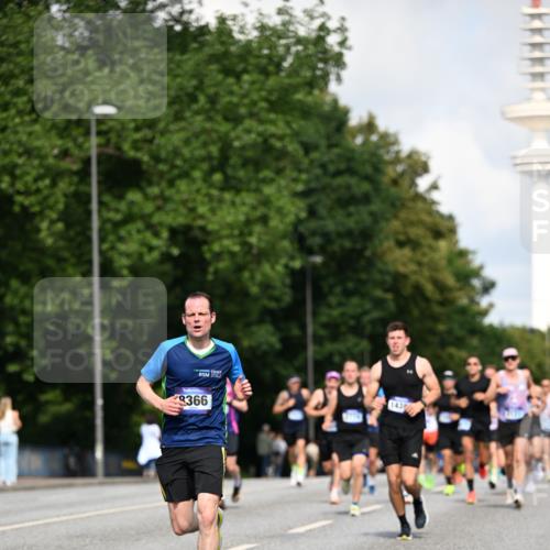 29.06.2025 - hella hamburg halbmarathon Dr. Thomas Lammeyer http://msf.ph/oto/8238235 29.06.2025 09:50:49 Kennedybrücke 1002, 1217, 1910, 2121, 2228, 2404, 2563, 2774, 2851, 3783, 3790, 4246, 4740, 5961, 6032, 6473, 6915, 7831, 7972, 8366, 8395, 9171, 10771, 11055 meine-sportfotos.de