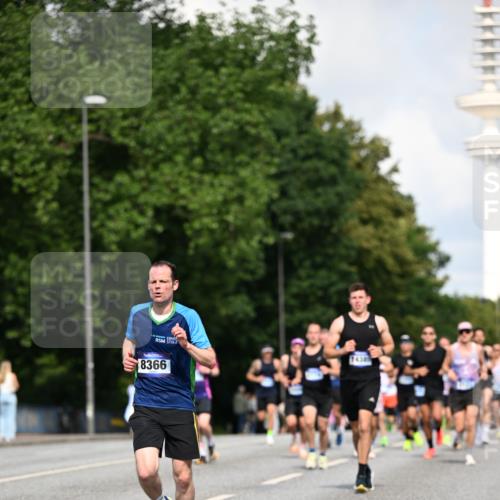 29.06.2025 - hella hamburg halbmarathon Dr. Thomas Lammeyer http://msf.ph/oto/8238244 29.06.2025 09:50:50 Kennedybrücke 1002, 1217, 1910, 2121, 2228, 2404, 2563, 2774, 2851, 3783, 3790, 4246, 4740, 5961, 6032, 6915, 7831, 7972, 8366, 8395, 9171, 10771, 11055 meine-sportfotos.de