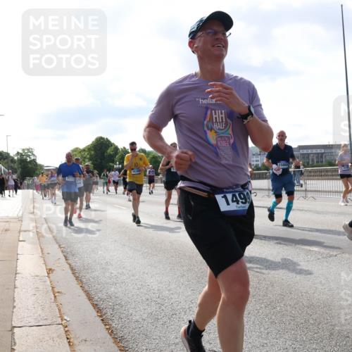 29.06.2025 - hella hamburg halbmarathon Lena Gebhardt http://msf.ph/oto/8238248 29.06.2025 09:56:19 Lombardsbrücke 1061, 1216, 1257, 1267, 1452, 1499, 1502, 1507, 1592, 1628, 1689, 1877, 2058, 2082, 2083, 2250, 2260, 2504, 2771, 2818, 2864, 2953, 2996, 3060, 3256, 3296, 3543, 4065, 4077, 4346, 4557, 4711, 4833, 5116, 5482, 5600, 5607, 5978, 6115, 6134, 6168, 6286, 6511, 6512, 7056, 7100, 7178, 7224, 7332, 7383, 7583, 7943, 8335, 8361, 8514, 8968, 8989, 8996, 9246, 9537, 10596 meine-sportfotos.de