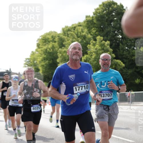 29.06.2025 - hella hamburg halbmarathon Jannik Wohlers http://msf.ph/oto/8238257 29.06.2025 09:53:53 Lombardsbrücke 1119, 1171, 1342, 1399, 1413, 1424, 1476, 1892, 2020, 2098, 2188, 2842, 3477, 3785, 4029, 4183, 4185, 4237, 4270, 5020, 6630, 6831, 7297, 8576, 8698, 8743, 8928, 9463, 9815, 10529, 11773, 11848, 12159, 12203, 12549, 12679, 12706, 12724, 12747, 13123, 13297, 13348, 13707, 13746, 14541, 14804, 15001, 15333, 15365, 15422, 15573, 15825, 16314, 16316, 16627, 16893, 17229, 17332, 17451, 17710, 18380, 18499, 18509, 18815, 19137 meine-sportfotos.de