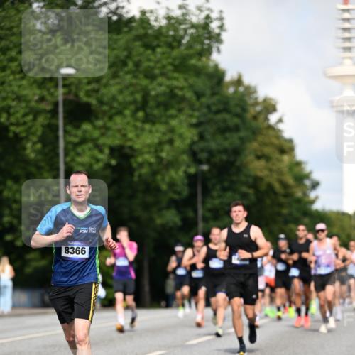 29.06.2025 - hella hamburg halbmarathon Dr. Thomas Lammeyer http://msf.ph/oto/8238267 29.06.2025 09:50:50 Kennedybrücke 1002, 1217, 1910, 2121, 2228, 2404, 2563, 2774, 2851, 3783, 3790, 4246, 4740, 5961, 6032, 6915, 7831, 7972, 8366, 8395, 9171, 10771, 11055 meine-sportfotos.de