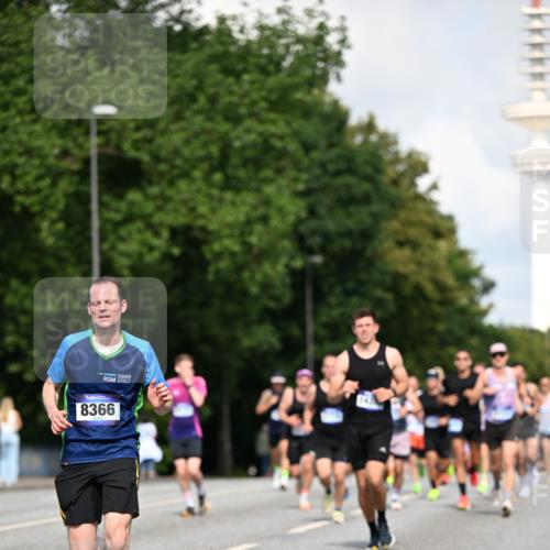 29.06.2025 - hella hamburg halbmarathon Dr. Thomas Lammeyer http://msf.ph/oto/8238295 29.06.2025 09:50:50 Kennedybrücke 1002, 1217, 1910, 2121, 2228, 2404, 2563, 2774, 2851, 3783, 3790, 4246, 4740, 5961, 6032, 6915, 7831, 7972, 8366, 8395, 9171, 10771, 11055 meine-sportfotos.de