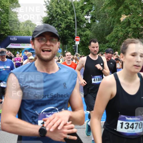 29.06.2025 - hella hamburg halbmarathon Zöllner http://msf.ph/oto/8238303 29.06.2025 10:55:30 Ziel 1130, 2252, 2771, 4189, 4951, 5287, 5319, 6591, 6938, 8487, 12584, 13234, 13236, 14036, 16213, 16334, 16609, 16985, 17603, 17940 meine-sportfotos.de