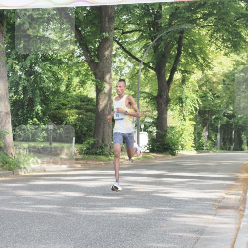 29.06.2025 - hella hamburg halbmarathon KatJ http://msf.ph/oto/8238346 29.06.2025 09:54:54 Zwischen KM18-KM19 11, 25 meine-sportfotos.de