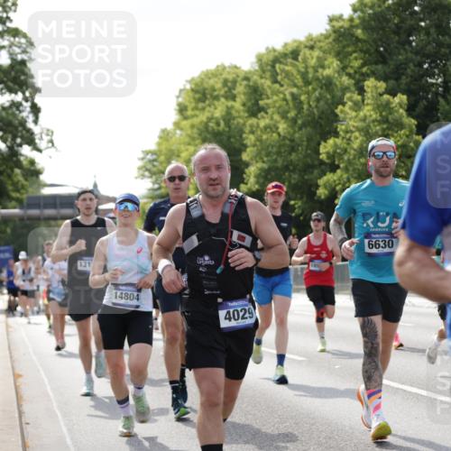 29.06.2025 - hella hamburg halbmarathon Jannik Wohlers http://msf.ph/oto/8238357 29.06.2025 09:53:54 Lombardsbrücke 1119, 1171, 1342, 1399, 1413, 1424, 1476, 1892, 2020, 2098, 2188, 2842, 2889, 3477, 3785, 4029, 4183, 4185, 4270, 5020, 6630, 6831, 7297, 8576, 8698, 8743, 8928, 9463, 9815, 10529, 11773, 11848, 12159, 12203, 12413, 12549, 12679, 12706, 12724, 12747, 13123, 13348, 13707, 13746, 14541, 14804, 15001, 15333, 15422, 15573, 15825, 16314, 16316, 16627, 16893, 17229, 17332, 17451, 17710, 18380, 18499, 18509, 18815, 19137 meine-sportfotos.de