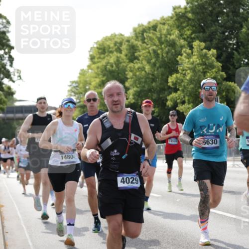 29.06.2025 - hella hamburg halbmarathon Jannik Wohlers http://msf.ph/oto/8238413 29.06.2025 09:53:54 Lombardsbrücke 1119, 1171, 1342, 1399, 1413, 1424, 1476, 1892, 2020, 2098, 2188, 2842, 2889, 3477, 3785, 4029, 4183, 4185, 4270, 5020, 6630, 6831, 7297, 8576, 8698, 8743, 8928, 9463, 9815, 10529, 11773, 11848, 12159, 12203, 12413, 12549, 12679, 12706, 12724, 12747, 13123, 13348, 13707, 13746, 14541, 14804, 15001, 15333, 15422, 15573, 15825, 16314, 16316, 16627, 16893, 17229, 17332, 17451, 17710, 18380, 18499, 18509, 18815, 19137 meine-sportfotos.de
