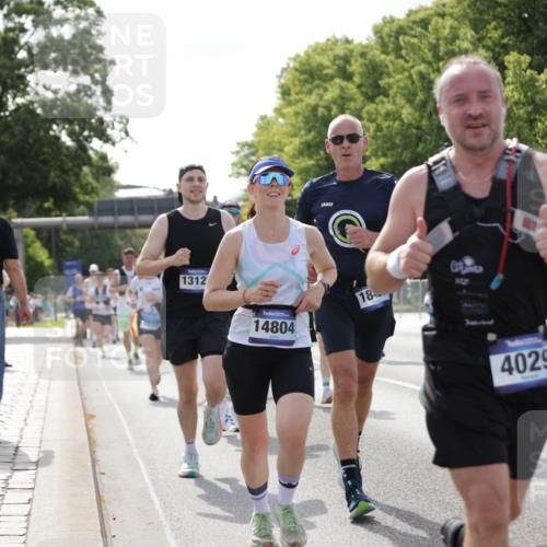29.06.2025 - hella hamburg halbmarathon Jannik Wohlers http://msf.ph/oto/8238452 29.06.2025 09:53:54 Lombardsbrücke 1119, 1171, 1342, 1399, 1413, 1424, 1476, 1892, 2020, 2098, 2188, 2842, 2889, 3477, 3785, 4029, 4183, 4185, 4270, 5020, 6630, 6831, 7297, 8576, 8698, 8743, 8928, 9463, 9815, 10529, 11773, 11848, 12159, 12203, 12413, 12549, 12679, 12706, 12724, 12747, 13123, 13348, 13707, 13746, 14541, 14804, 15001, 15333, 15422, 15573, 15825, 16314, 16316, 16627, 16893, 17229, 17332, 17451, 17710, 18380, 18499, 18509, 18815, 19137 meine-sportfotos.de