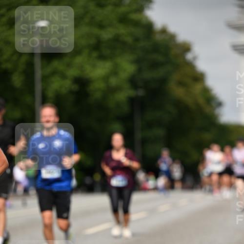 29.06.2025 - hella hamburg halbmarathon Dr. Thomas Lammeyer http://msf.ph/oto/8238464 29.06.2025 10:13:52 Kennedybrücke 1573, 1838, 3921, 5511, 7042, 7187, 7333, 7636, 8090, 8219, 8890, 9366, 9434, 9674, 9781, 9816, 10036, 10943, 11027, 11180 meine-sportfotos.de