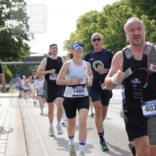 29.06.2025 - hella hamburg halbmarathon Jannik Wohlers http://msf.ph/oto/8238466 29.06.2025 09:53:54 Lombardsbrücke 1119, 1171, 1342, 1399, 1413, 1424, 1476, 1892, 2020, 2098, 2188, 2842, 2889, 3477, 3785, 4029, 4183, 4185, 4270, 5020, 6630, 6831, 7297, 8576, 8698, 8743, 8928, 9463, 9815, 10529, 11773, 11848, 12159, 12203, 12413, 12549, 12679, 12706, 12724, 12747, 13123, 13348, 13707, 13746, 14541, 14804, 15001, 15333, 15422, 15573, 15825, 16314, 16316, 16627, 16893, 17229, 17332, 17451, 17710, 18380, 18499, 18509, 18815, 19137 meine-sportfotos.de