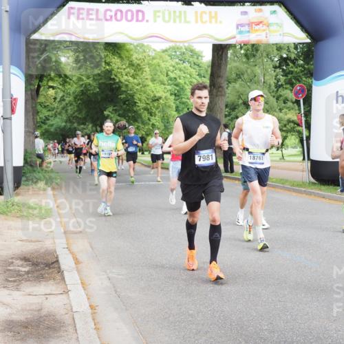29.06.2025 - hella hamburg halbmarathon MichiJ http://msf.ph/oto/8238522 29.06.2025 10:27:25 Zwischen KM18-KM19 2525, 2849, 3431, 7981, 9403, 11049, 11055, 11281, 11379, 13514, 14905, 15372, 18723, 18761 meine-sportfotos.de