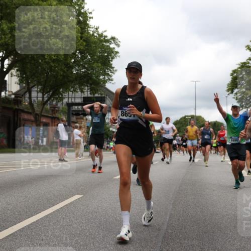 29.06.2025 - hella hamburg halbmarathon Yannick Fuchs http://msf.ph/oto/8238532 29.06.2025 10:47:14 20KM 1061, 1258, 1499, 1683, 1706, 1783, 2074, 2082, 2099, 2208, 2346, 2910, 3059, 3208, 3209, 3334, 3999, 4065, 4419, 4635, 4770, 5077, 5907, 6198, 6628, 7177, 7509, 7864, 8273, 8361, 8390, 8651, 9065, 9142, 9163, 9537, 10549, 10724, 10895, 11217, 11588, 11589, 11604, 11689, 11992, 12155, 12413, 12490, 12875, 12910, 13289, 14323, 15061, 15126, 15179, 15430, 15497, 15681, 15980, 16467, 16538, 16986, 18249, 18590, 18720, 18901, 19208, 19244 meine-sportfotos.de