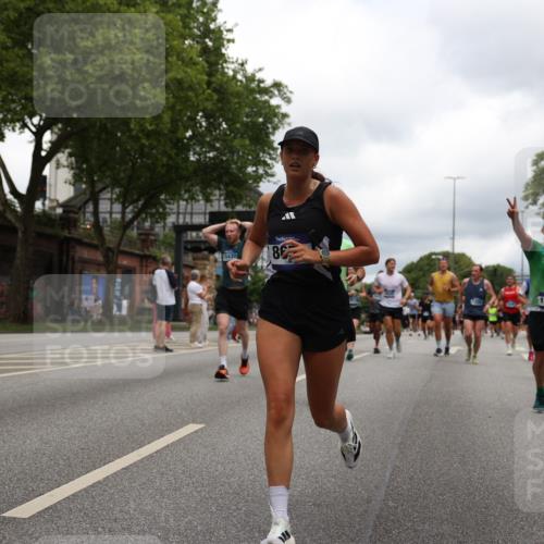 29.06.2025 - hella hamburg halbmarathon Yannick Fuchs http://msf.ph/oto/8238566 29.06.2025 10:47:14 20KM 1061, 1258, 1499, 1683, 1706, 1783, 2074, 2082, 2099, 2208, 2346, 2910, 3059, 3208, 3209, 3334, 3999, 4065, 4419, 4635, 4770, 5077, 5907, 6198, 6628, 7177, 7509, 7864, 8273, 8361, 8390, 8651, 9065, 9142, 9163, 9537, 10549, 10724, 10895, 11217, 11588, 11589, 11604, 11689, 11992, 12155, 12413, 12490, 12875, 12910, 13289, 14323, 15061, 15126, 15179, 15430, 15497, 15681, 15980, 16467, 16538, 16986, 18249, 18590, 18720, 18901, 19208, 19244 meine-sportfotos.de