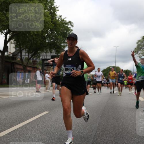 29.06.2025 - hella hamburg halbmarathon Yannick Fuchs http://msf.ph/oto/8238577 29.06.2025 10:47:14 20KM 1061, 1258, 1499, 1683, 1706, 1783, 2074, 2082, 2099, 2208, 2346, 2910, 3059, 3208, 3209, 3334, 3999, 4065, 4419, 4635, 4770, 5077, 5907, 6198, 6628, 7177, 7509, 7864, 8273, 8361, 8390, 8651, 9065, 9142, 9163, 9537, 10549, 10724, 10895, 11217, 11588, 11589, 11604, 11689, 11992, 12155, 12413, 12490, 12875, 12910, 13289, 14323, 15061, 15126, 15179, 15430, 15497, 15681, 15980, 16467, 16538, 16986, 18249, 18590, 18720, 18901, 19208, 19244 meine-sportfotos.de