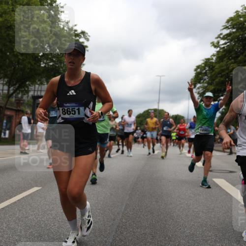 29.06.2025 - hella hamburg halbmarathon Yannick Fuchs http://msf.ph/oto/8238620 29.06.2025 10:47:14 20KM 1061, 1258, 1499, 1683, 1706, 1783, 2074, 2082, 2099, 2208, 2346, 2910, 3059, 3208, 3209, 3334, 3999, 4065, 4419, 4635, 4770, 5077, 5907, 6198, 6628, 7177, 7509, 7864, 8273, 8361, 8390, 8651, 9065, 9142, 9163, 9537, 10549, 10724, 10895, 11217, 11588, 11589, 11604, 11689, 11992, 12155, 12413, 12490, 12875, 12910, 13289, 14323, 15061, 15126, 15179, 15430, 15497, 15681, 15980, 16467, 16538, 16986, 18249, 18590, 18720, 18901, 19208, 19244 meine-sportfotos.de