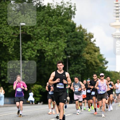 29.06.2025 - hella hamburg halbmarathon Dr. Thomas Lammeyer http://msf.ph/oto/8238762 29.06.2025 09:50:52 Kennedybrücke 1002, 1217, 2121, 2228, 2404, 2563, 2774, 2851, 3783, 3790, 4246, 4740, 5961, 6032, 6915, 7972, 8366, 8395, 9171, 10771, 11055 meine-sportfotos.de